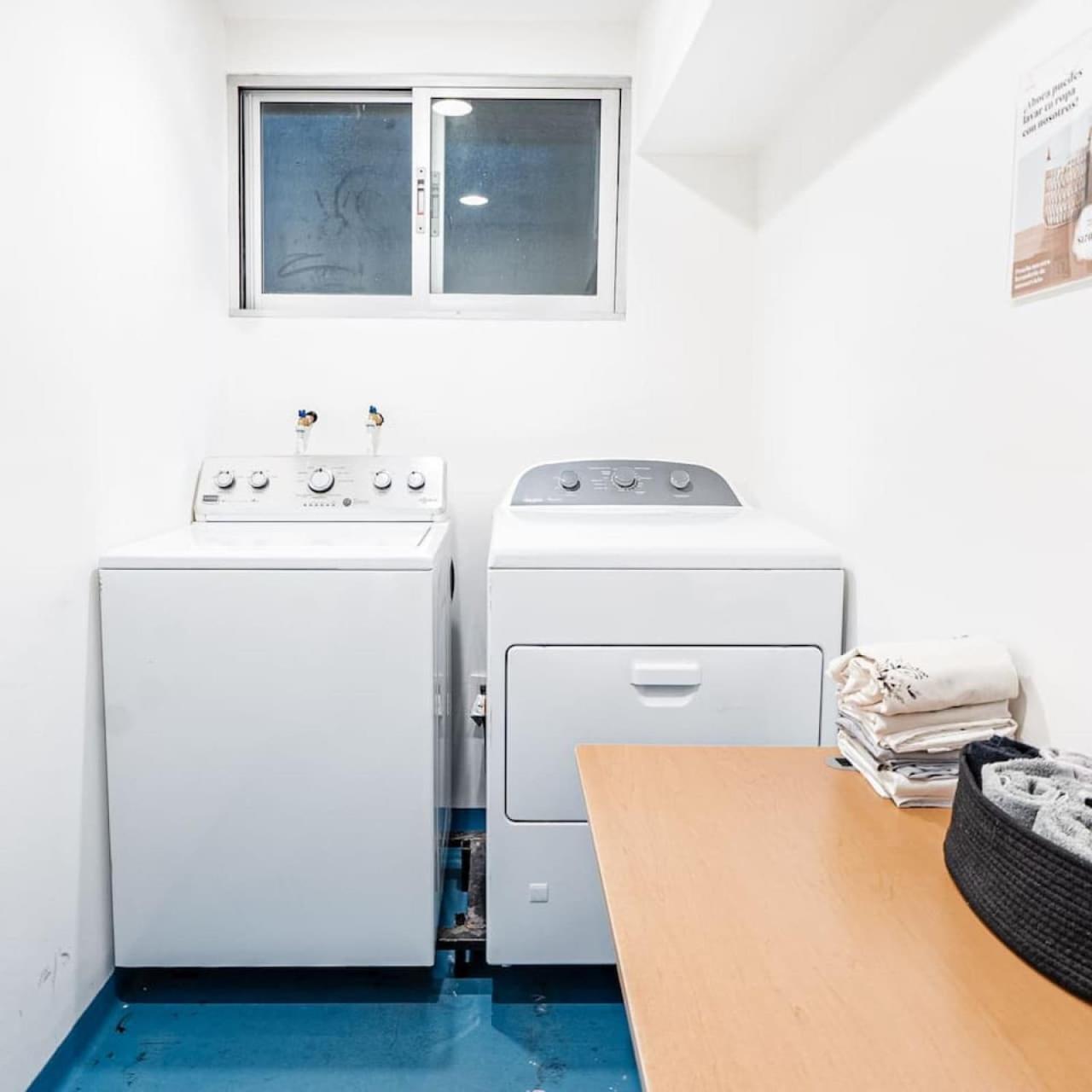 Shared Men Bed Apartment *